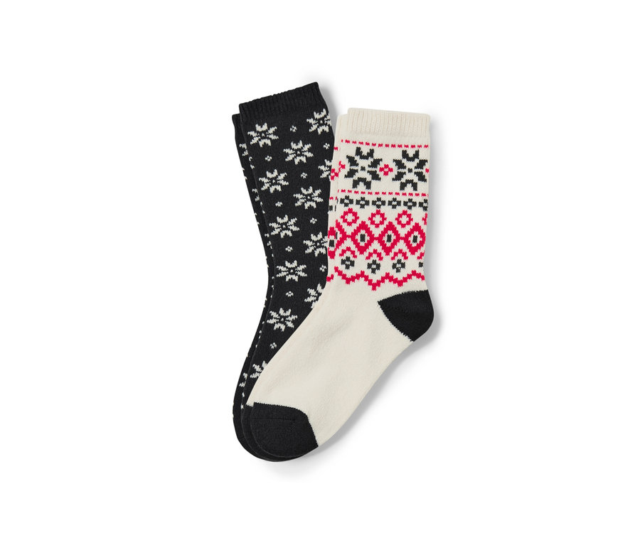 Deux paires de chaussettes norvégiennes côte à côte.